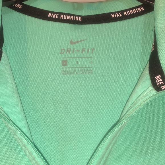 Women’s Nike Dri Fit Running Shirt - Picture 4 of 8
